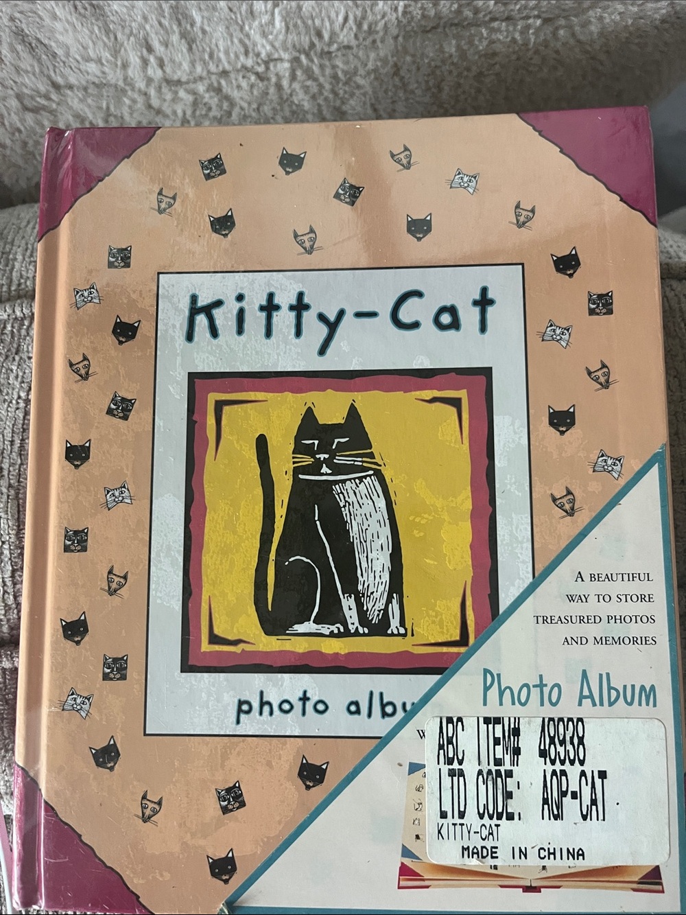 Kitty-Cat Pink and Yellow Photo Album
Unknown brand